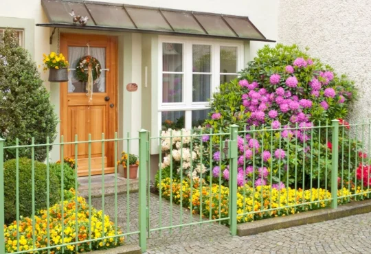 Flower Garden Ideas for the Front of Your House